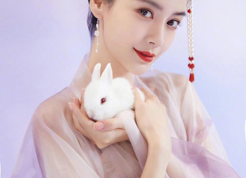 贝克汉姆几个孩子(贝克汉姆光膀子带3儿子踢球) 贝克汉姆几个孩子(贝克汉姆光膀子带3儿子踢球)