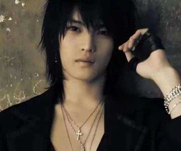 金在中:从遗弃边缘到巅峰,再到自我坚守的非凡旅程