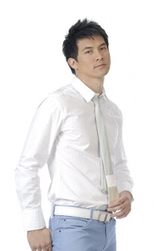 泰国男星“Ken”-一位儒雅的绅士帅哥!