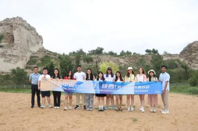 ​打卡中国参访团走进靖边统万城遗址：穿越千年 探秘最后的王城