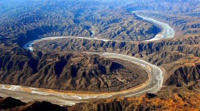 世界最长的内流河,为什么说塔里木河是中国最大的内流河而长江不是?