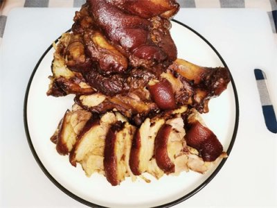 东北秘制扒肘子,吃过这道菜,再也不想尝试别的吃法