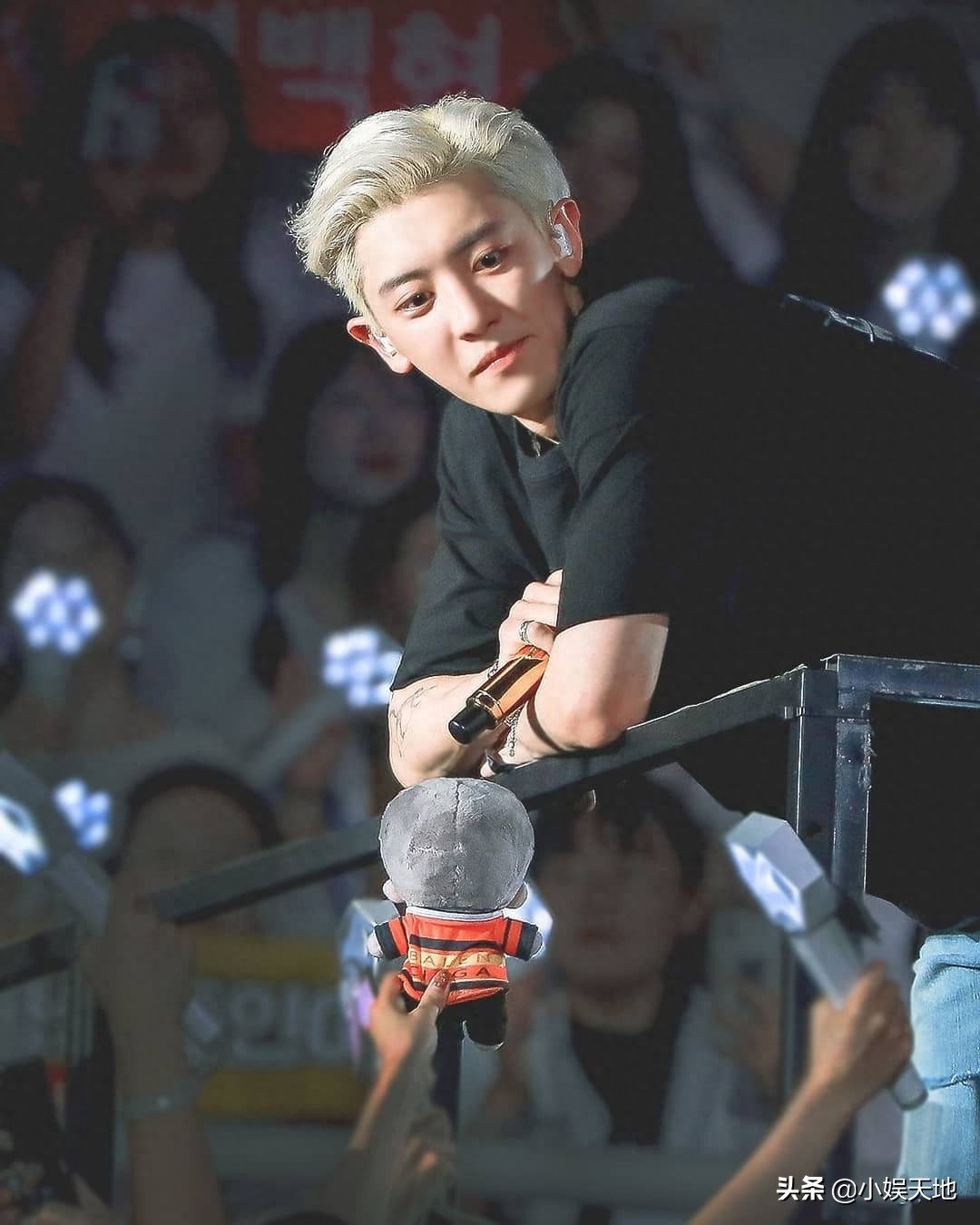 EXO成员灿烈图集，一大波壁纸来袭，真的很吃灿烈的颜