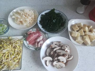 寒冷冬季为家人做碗烩菜吧,简单营养美味,全家吃得饱饱