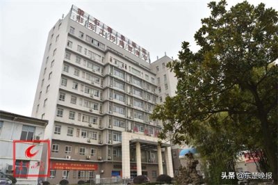 ​黄石第二家“小汤山”医院收治首批确诊病人