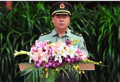 ​省军区司令员遇到省长，需要敬礼吗