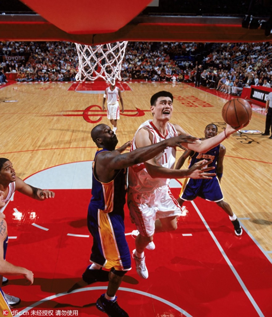 姚明奥尼尔入选名人堂 重温经典“姚鲨大战”