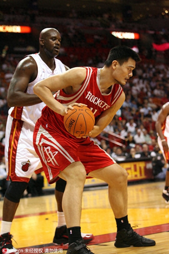 姚明奥尼尔入选名人堂 重温经典“姚鲨大战”