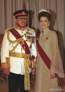 命里有时终须有,穆娜王妃静极生妍与世无争,福气在后头