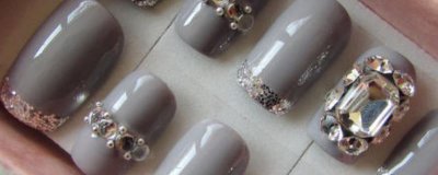 美甲甲片胶可以用什么代替