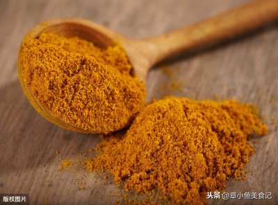 ​跟我一起学做咖喱土豆鸡米饭，简单易做，汤汁浓郁，真的太美味了