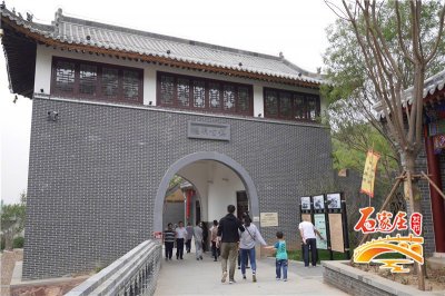 ​鹿泉新开业“德明古镇”免费游览相当火！有图有真相实地走访