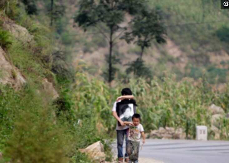 10张剐心催泪的照片，不是我想哭，只是眼泪止不住