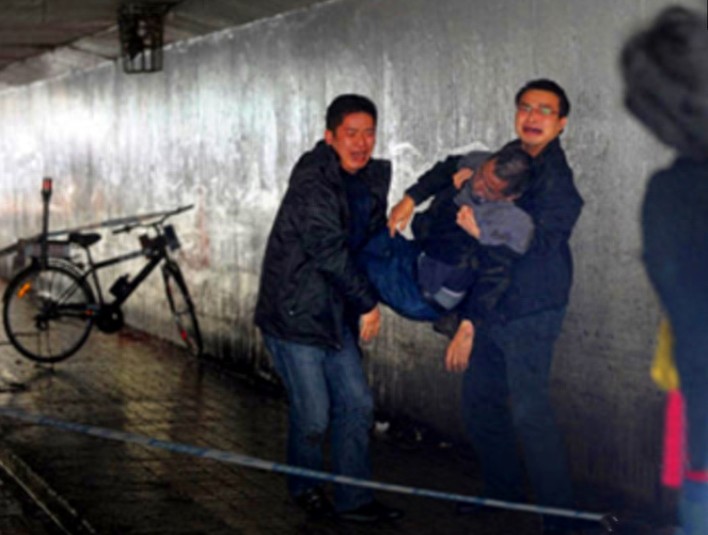 10张剐心催泪的照片，不是我想哭，只是眼泪止不住