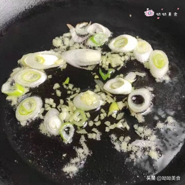 最最接地气的做法，线椒炒鸡丝，滑滑嫩嫩，辣的直想掉眼泪